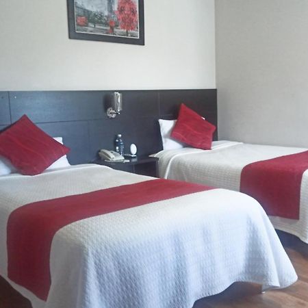 Hotel Versailles Ambato Zewnętrze zdjęcie
