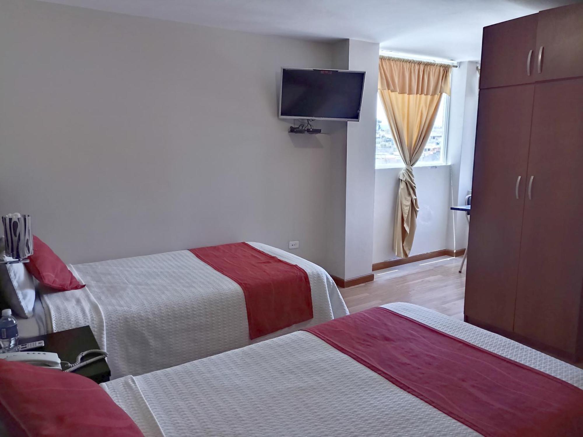 Hotel Versailles Ambato Zewnętrze zdjęcie