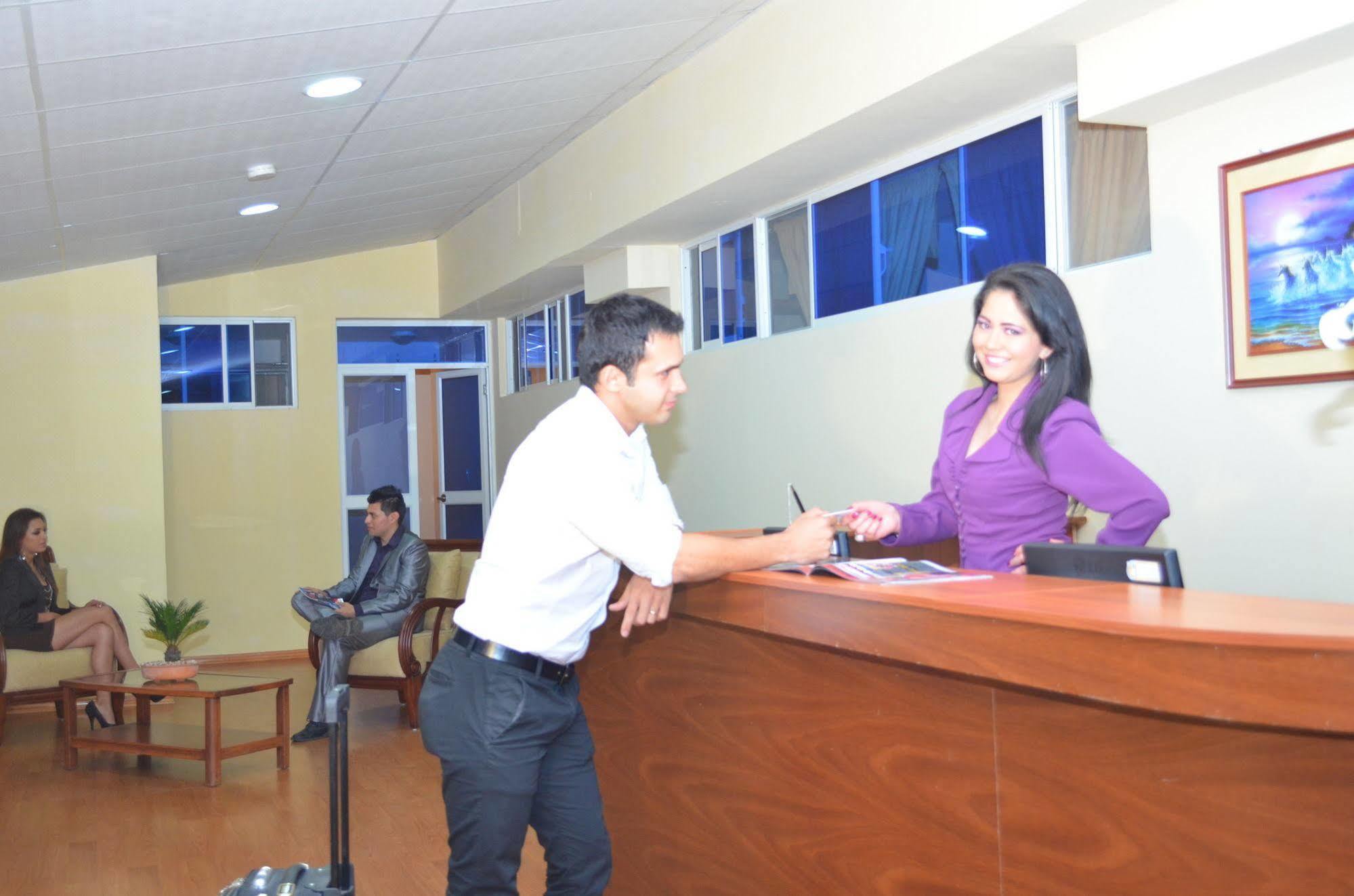 Hotel Versailles Ambato Zewnętrze zdjęcie