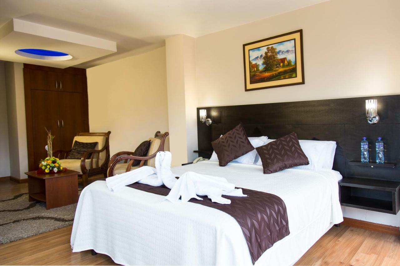 Hotel Versailles Ambato Zewnętrze zdjęcie