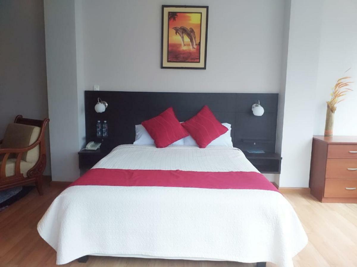 Hotel Versailles Ambato Zewnętrze zdjęcie
